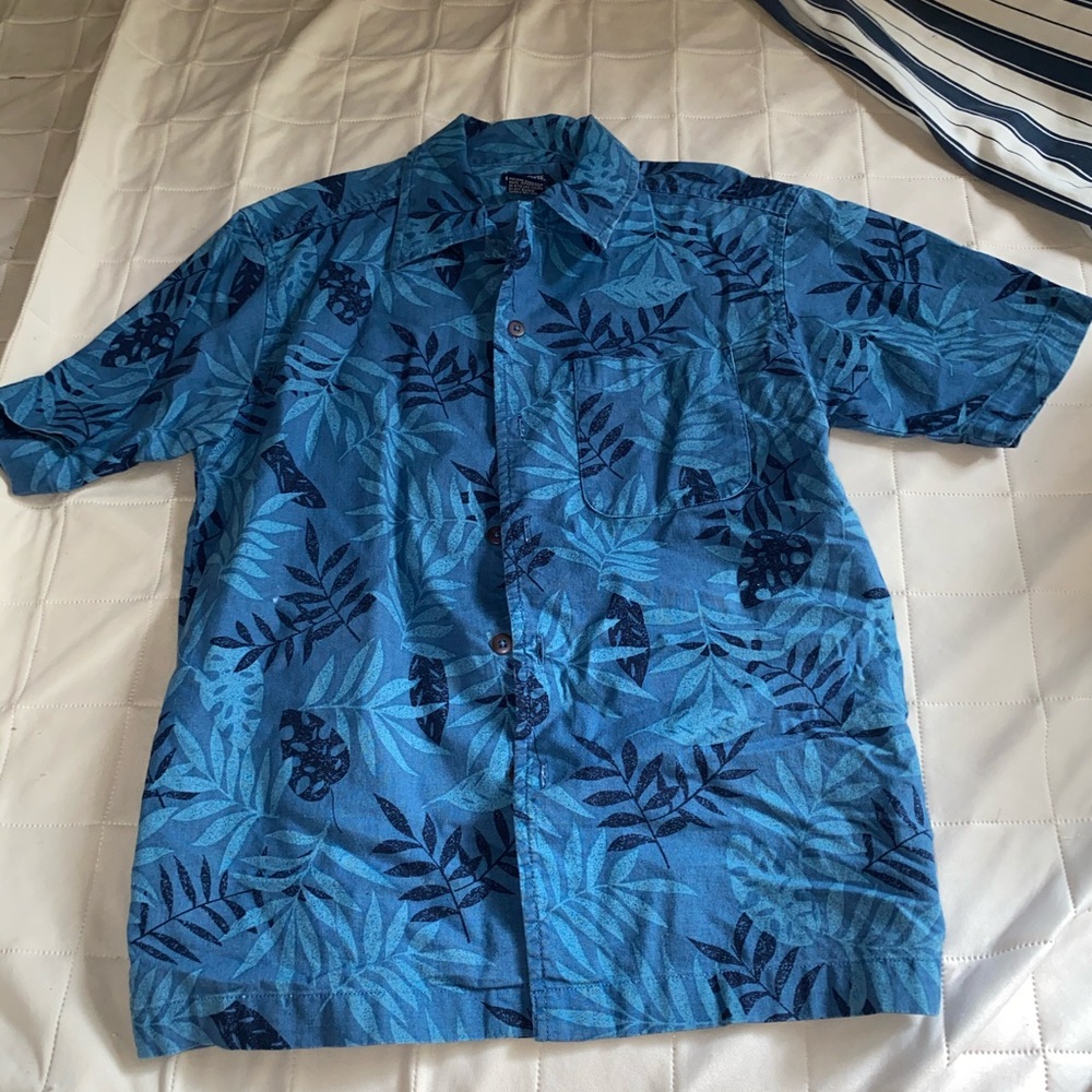 Button down - Picture 1 of 3